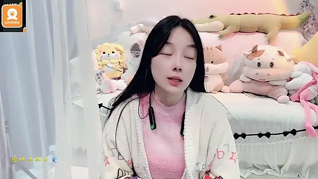 AKiKi711 online show from October 2025 04:35:02 AM