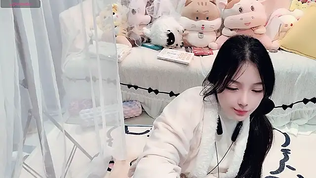 AKiKi711 online show from April 2026 04:57:02 PM