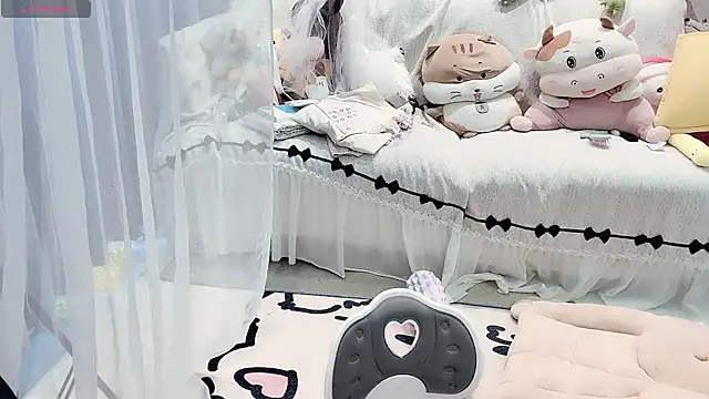 AKiKi711 online show from May 2026 05:03:01 AM
