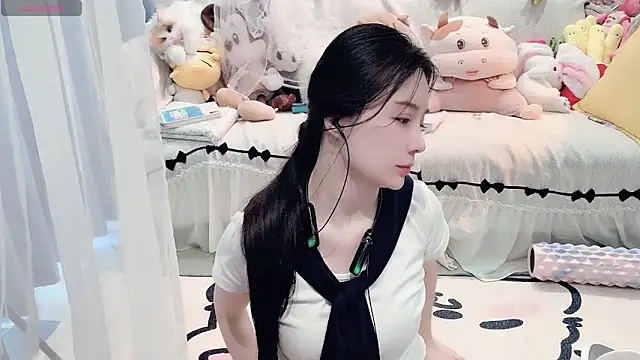 AKiKi711 online show from April 2026 05:00:02 AM