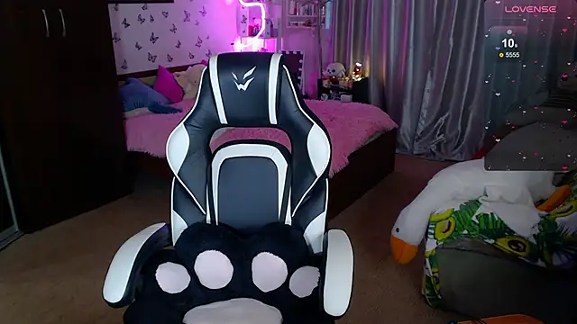 Sidney blush online show from February 2026 05:27:01 AM