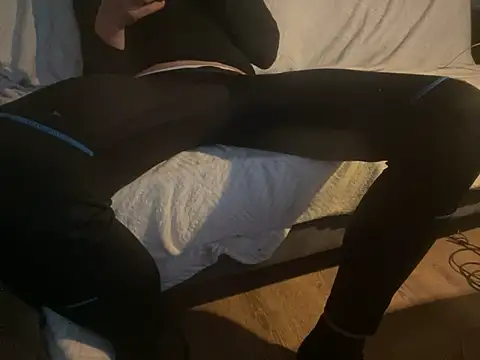 kiksnap-meistro5 online show from February 2025 05:05:02 PM