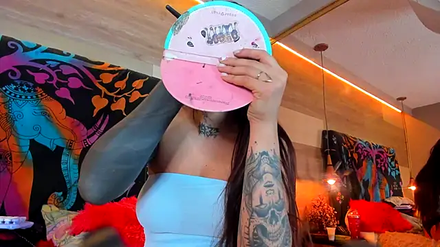 Cori Paige online show from November 2025 04:01:02 AM