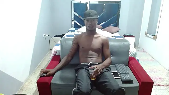 MiguelAngelxl online show from October 2025 04:41:02 PM