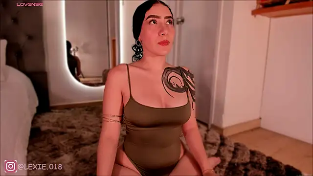 Lexie-red online show from April 2026 11:01:02 PM