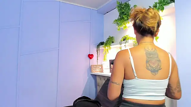 Snapshot of Georgina-coule chatting on March 2025 12:15:02 PM Georgina-coule online show from March 2025 12:15:02 PM