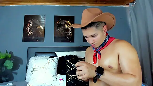 francesco evan online show from December 2025 09:18:02 PM