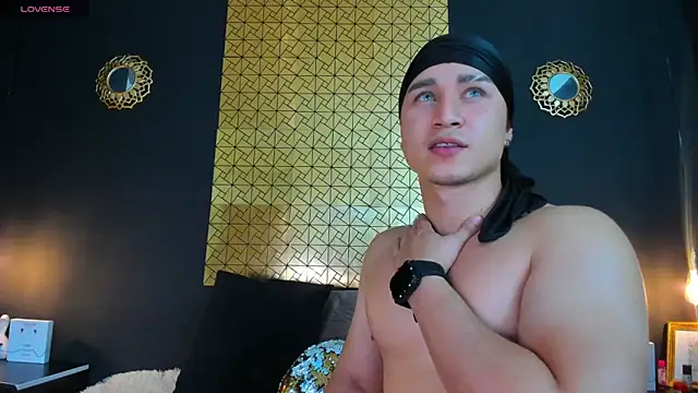Snapshot of francesco_evan chatting on January 2025 09:04:01 PM francesco evan online show from January 2025 09:04:01 PM