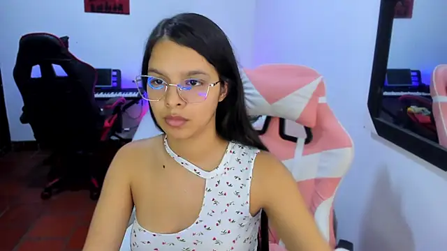 Snapshot of jessi_and_boy chatting on November 2025 11:16:01 PM jessi and boy online show from November 2025 11:16:01 PM