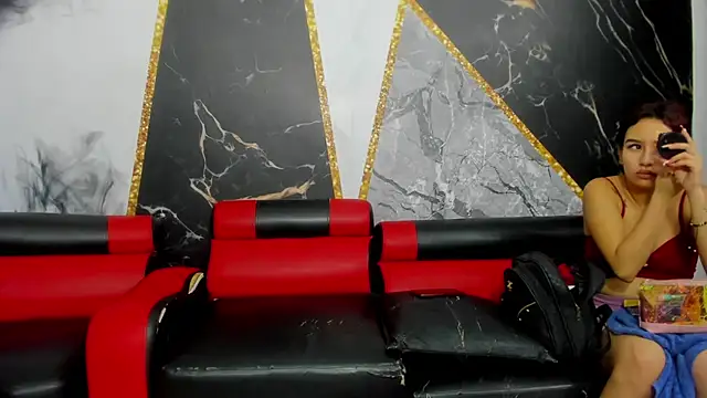 Snapshot of jessi_and_boy chatting on February 2026 11:09:01 AM jessi and boy online show from February 2026 11:09:01 AM