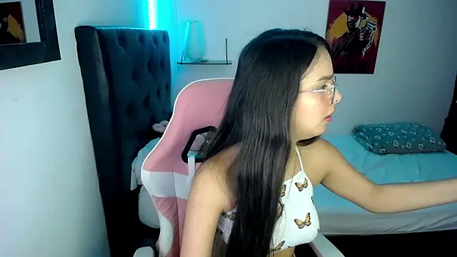 jessi and boy online show from May 2026 07:13:01 PM