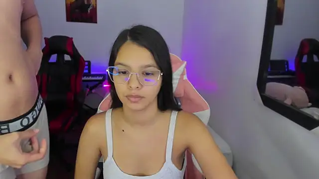 Snapshot of jessi_and_boy chatting on November 2025 07:14:01 PM jessi and boy online show from November 2025 07:14:01 PM