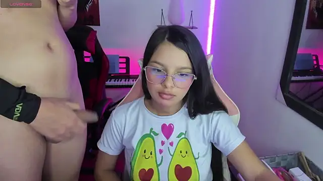 jessi and boy online show from March 2026 03:56:04 AM