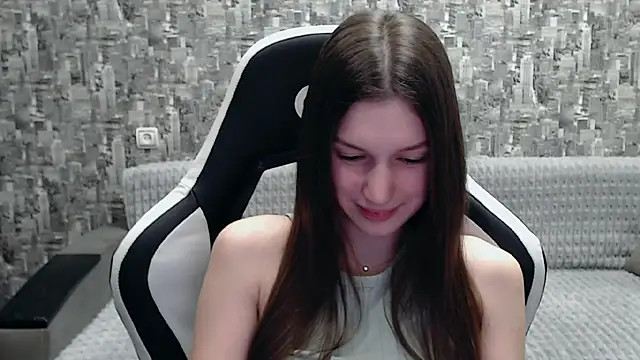 Snapshot of MissMiaCutie chatting on March 2025 04:38:02 PM MissMiaCutie online show from March 2025 04:38:02 PM