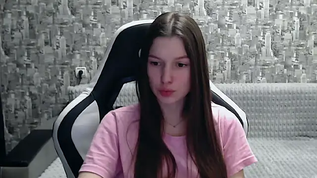 Snapshot of MissMiaCutie chatting on March 2025 03:04:01 PM MissMiaCutie online show from March 2025 03:04:01 PM