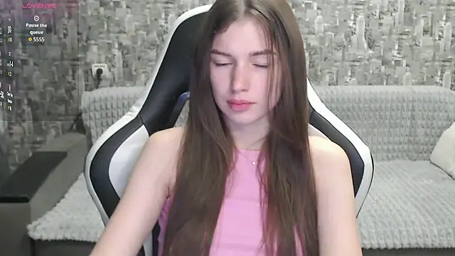 Snapshot of MissMiaCutie chatting on September 2025 09:13:01 AM MissMiaCutie online show from September 2025 09:13:01 AM