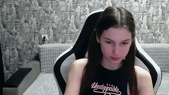 Snapshot of MissMiaCutie chatting on March 2025 06:07:01 PM MissMiaCutie online show from March 2025 06:07:01 PM