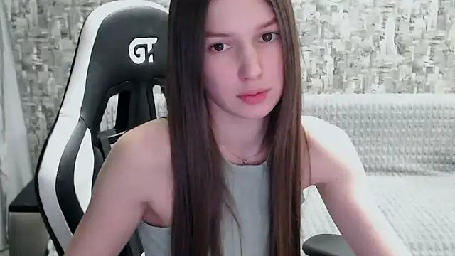 Snapshot of MissMiaCutie chatting on February 2025 03:43:02 PM MissMiaCutie online show from February 2025 03:43:02 PM