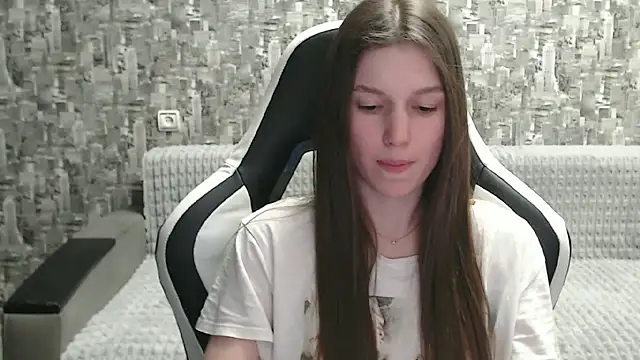 Snapshot of MissMiaCutie chatting on March 2025 06:07:01 PM MissMiaCutie online show from March 2025 06:07:01 PM