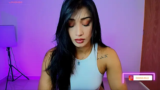 Dannawells online show from May 2026 06:08:01 PM