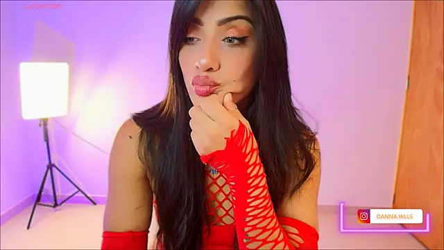 Dannawells online show from June 2026 01:07:02 AM
