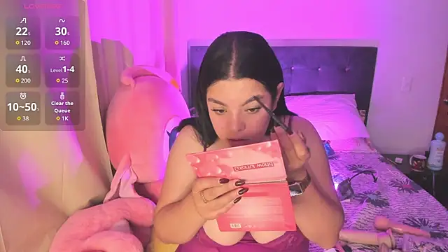 Kylie2211 online show from June 2026 02:12:02 AM