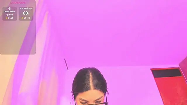 Kylie2211 online show from May 2026 04:38:01 AM