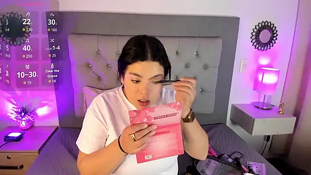 Snapshot of Kylie2211 chatting on October 2025 03:18:01 AM Kylie2211 online show from October 2025 03:18:01 AM