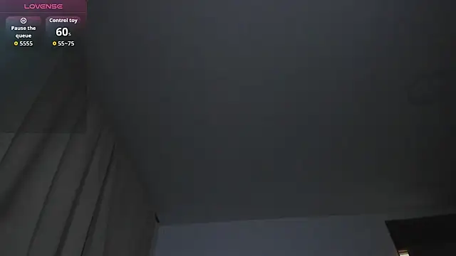 Kylie2211 online show from March 2026 02:33:01 PM