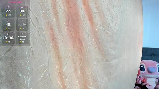 Kylie2211 online show from December 2025 08:04:02 PM