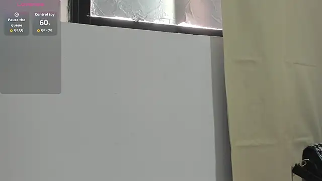 Kylie2211 online show from April 2026 08:13:01 PM