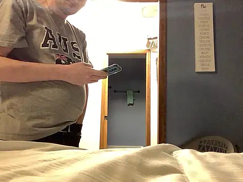 Hebrewhammers42 online show from January 2025 01:08:01 AM