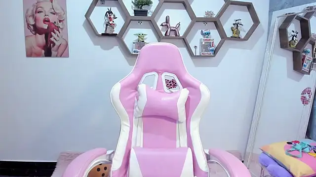 SharonSander online show from May 2026 10:59:01 PM