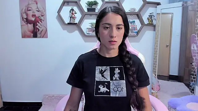 SharonSander online show from April 2026 11:02:02 PM