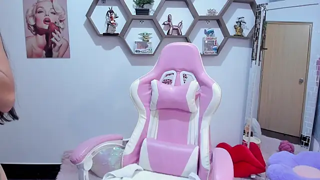 SharonSander online show from May 2026 11:03:03 PM