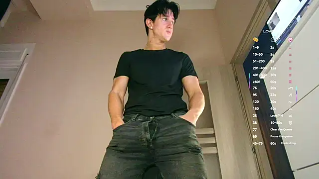 ChristianLevine  online show from December 2025 03:39:02 PM