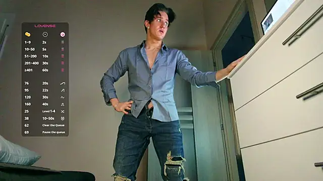 ChristianLevine  online show from April 2026 08:12:02 PM