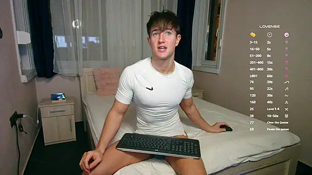 Snapshot of ChristianLevine_ chatting on November 2025 04:39:02 PM ChristianLevine online show from November 2025 04:39:02 PM