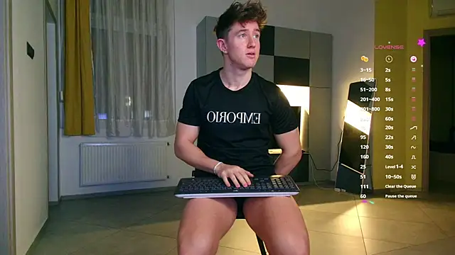 ChristianLevine  online show from October 2025 07:16:02 PM
