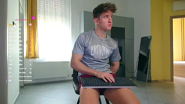 Snapshot of ChristianLevine_ chatting on October 2025 02:16:01 PM ChristianLevine online show from October 2025 02:16:01 PM