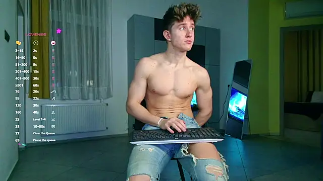 Snapshot of ChristianLevine_ chatting on October 2025 05:17:01 AM ChristianLevine online show from October 2025 05:17:01 AM