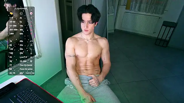 ChristianLevine  online show from February 2026 06:18:02 PM