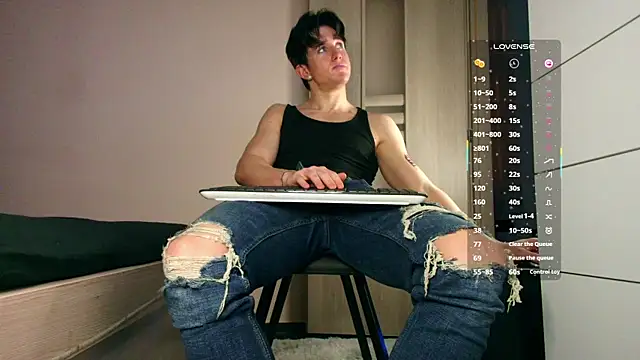 ChristianLevine  online show from January 2026 04:11:01 PM