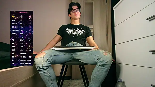 ChristianLevine  online show from April 2026 05:14:01 PM