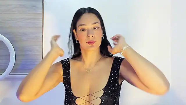 bella hadid1  online show from February 2026 05:40:02 AM