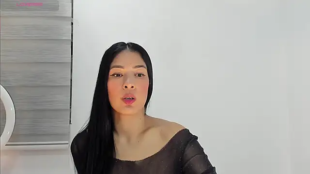 Snapshot of bella_hadid1_ chatting on November 2025 05:22:01 AM bella hadid1 online show from November 2025 05:22:01 AM