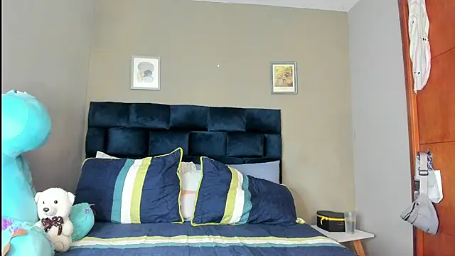 nathaliefox online show from October 2025 04:21:02 PM