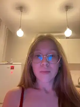 Snapshot of Eva_Weyne chatting on December 2024 06:05:01 PM Eva Weyne online show from December 2024 06:05:01 PM