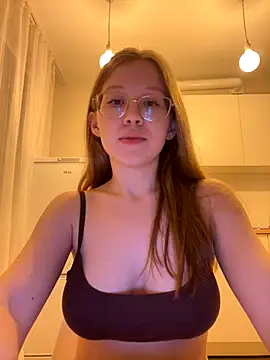 Snapshot of Eva_Weyne chatting on September 2025 07:43:02 PM Eva Weyne online show from September 2025 07:43:02 PM