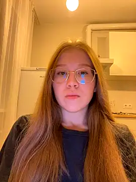 Eva Weyne online show from November 2025 08:24:01 PM